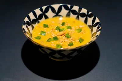 Cover image for Kartoffel-Erdnuss-Suppe mit Kichererbsen
