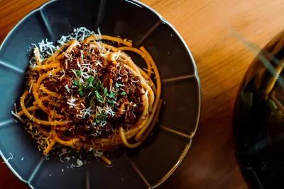 Cover image for Spaghetti mit Soja-Zucchini-Bolognese