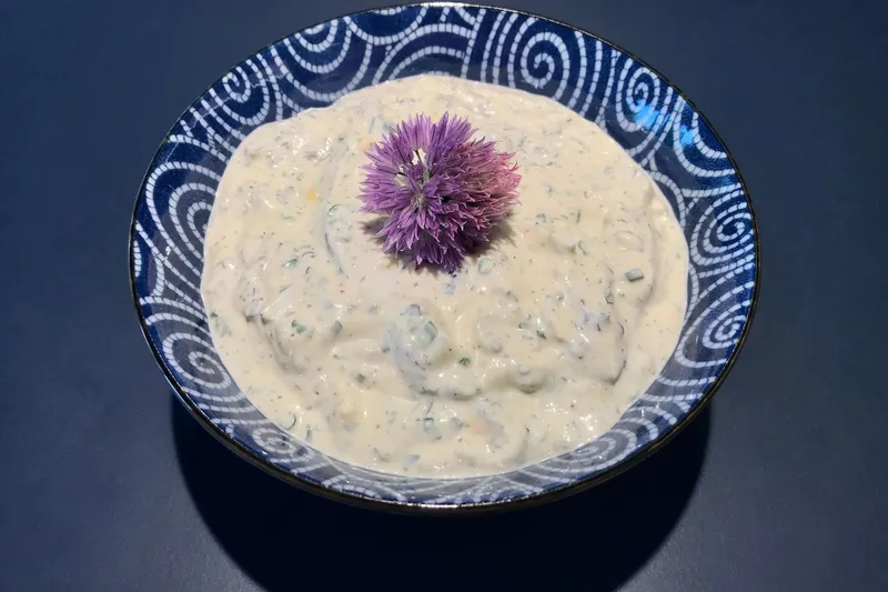 Kräuter-Ei-Sauce