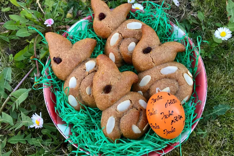 Osterhaserl aus Striezelteig